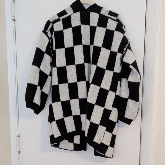 Black and White Checkered Cardigan - Picture 2 of 4